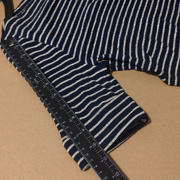 Lauren Ralph Lauren Women's Striped Top Blue & Gold EUC Size Medium Half Sleeve - Picture 5 of 5